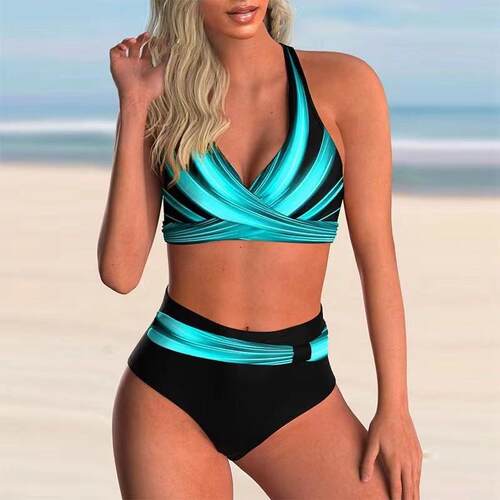 Small plus size women's split swimsuit bikini