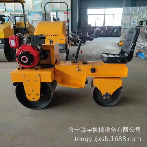 供应小型压路机双472钢震动压路机沟槽驾驶型压路座机轮草坪驾压