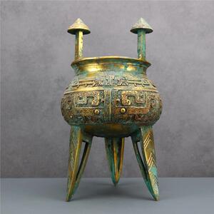兽面纹鎏金青铜斝商代饕餮夔纹铜斝古青铜器山东滕州市博物馆藏