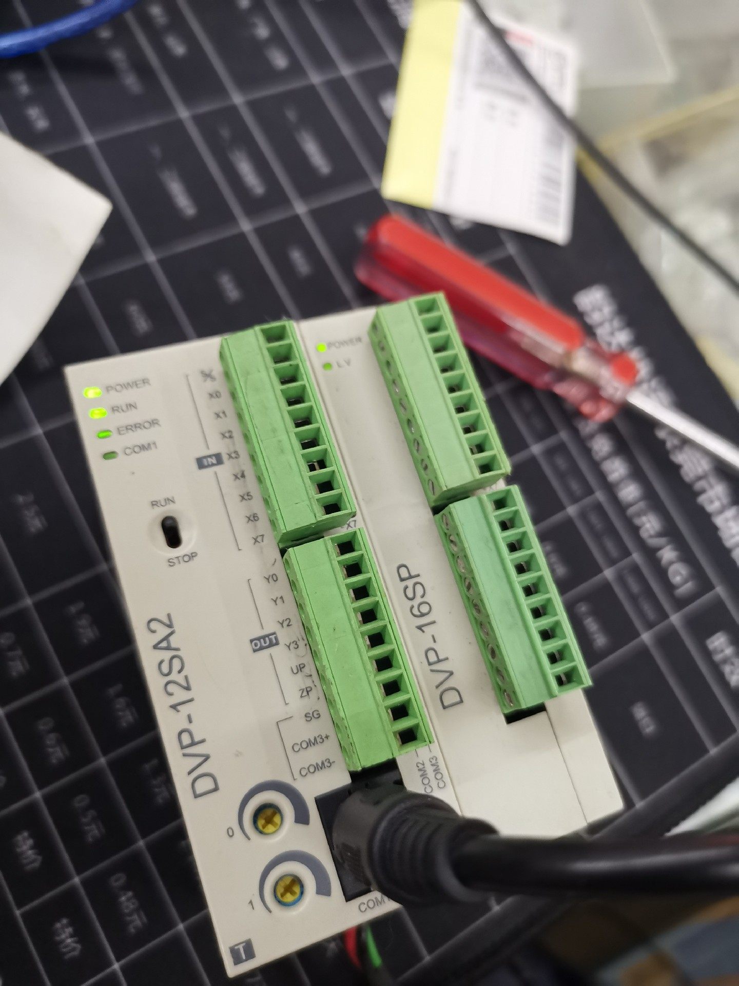 台达PLC主机DVP一12SA211T，200元，扩展模块D