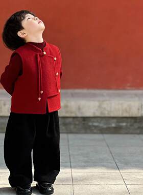 喜庆拜年服小少爷红色马甲男童冬季2026新款儿童国风汉服毛呢外套