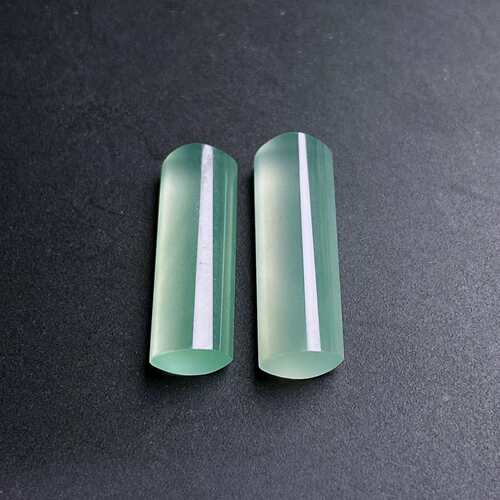 缅甸翡翠a货冰底色福柱裸石一对fxj尺寸：19-6-3.6mm 18-6-3.5mm