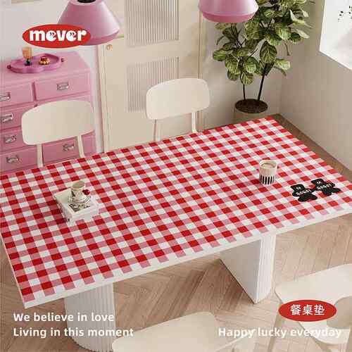 红色格子新年餐桌垫防水防油免洗皮革写字台桌布PVC卡通书桌垫子