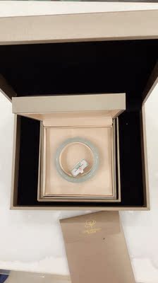 豪8印象S2翡翠手镯怎么样评判质量差有依据吗？