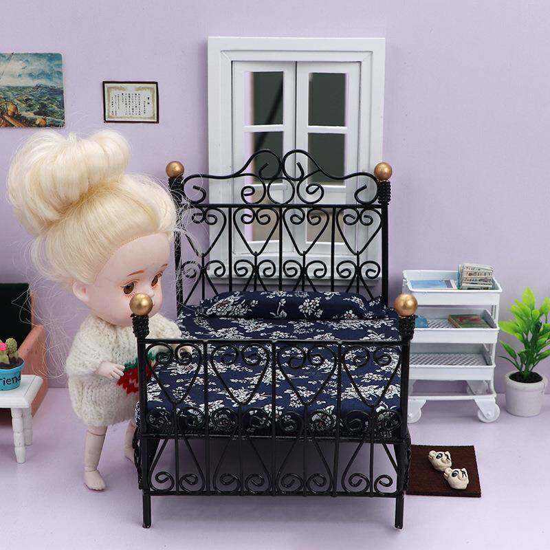 1:12娃娃屋dollhouse迷你家具卧室场景摆件黑色袖珍铁艺双人床