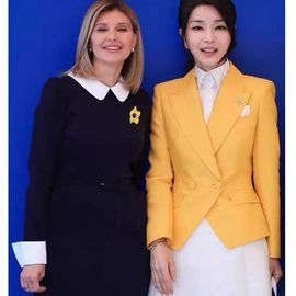 韩国总统夫人金建希黄色双排，扣短款法式复古轻奢女神，范修身(范修身)西装潮