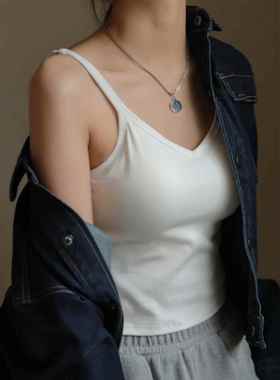 白色V领小背心妇女在秋冬与乳房衬垫和美丽的背部内胸罩所有1223r