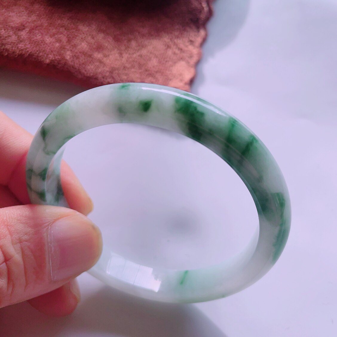 天然真品56圈口翡翠正品 冰水润细腻冰飘绿飘花正圈手镯  40.39g