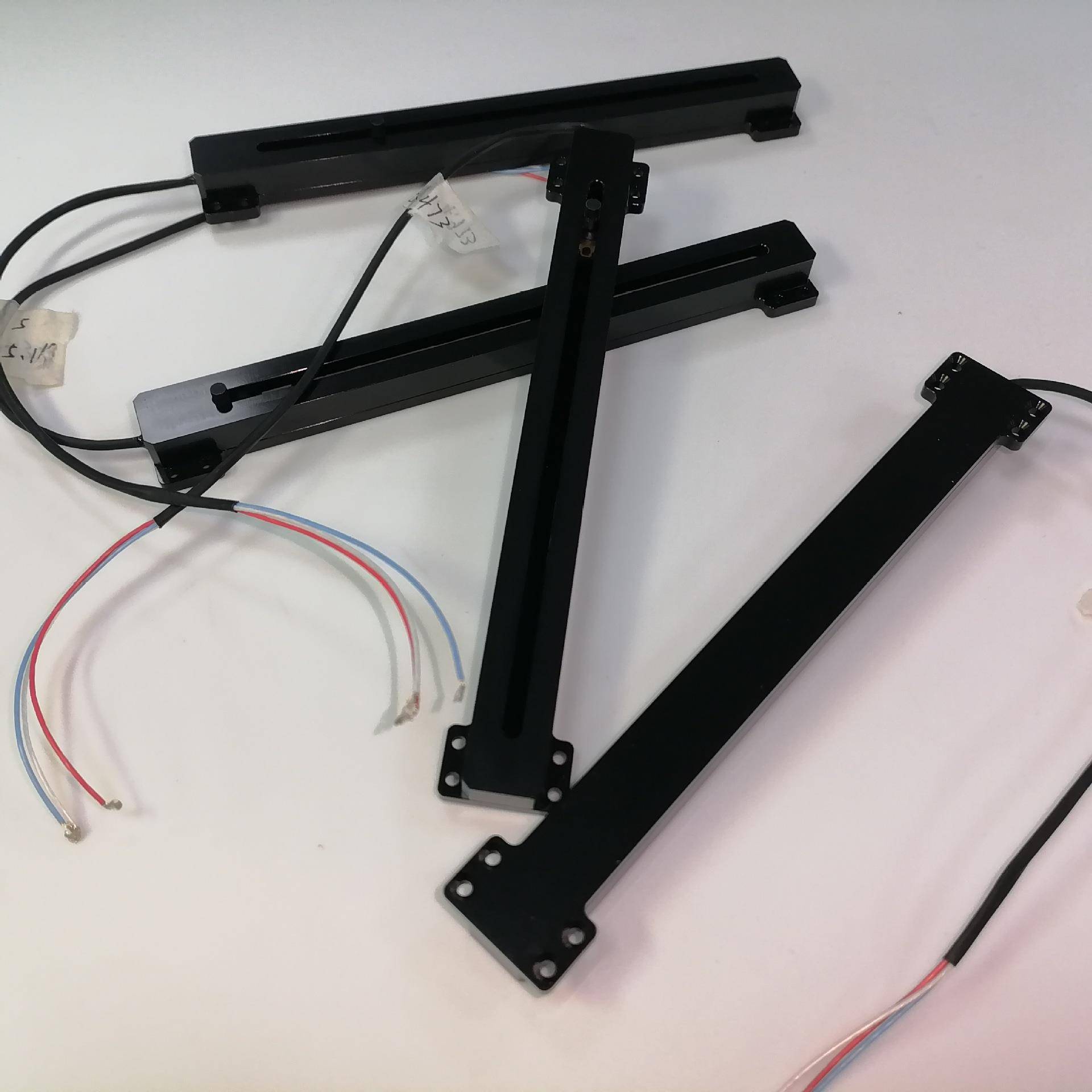 LPS114系列30mm~500mm位移传感器精度高寿命高航空导线