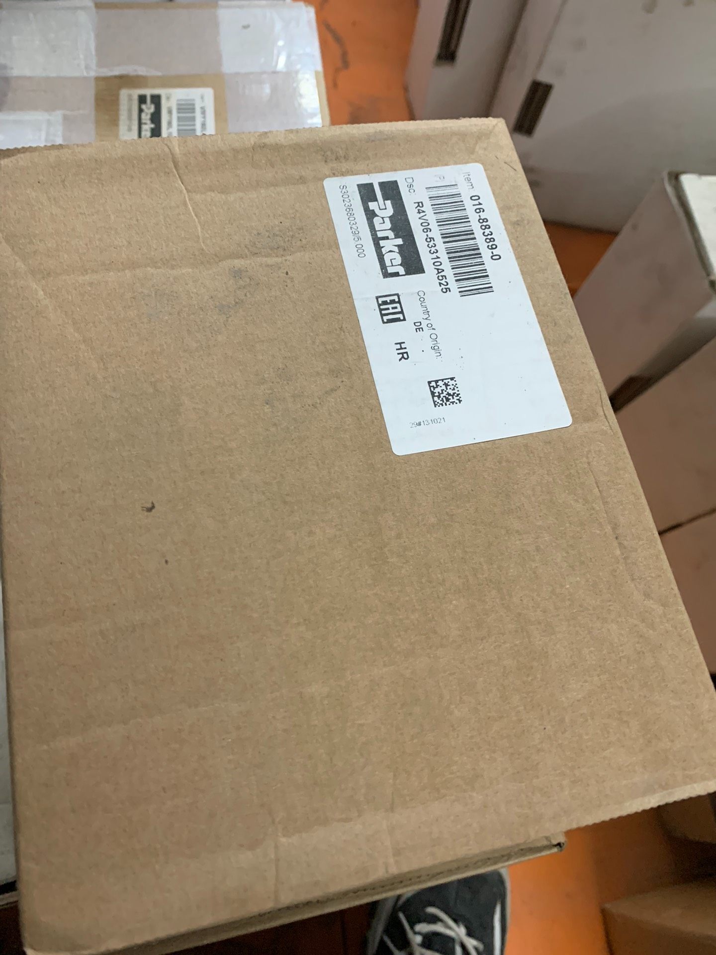 016-88389-0 R4V06-53310A5派克溢流阀