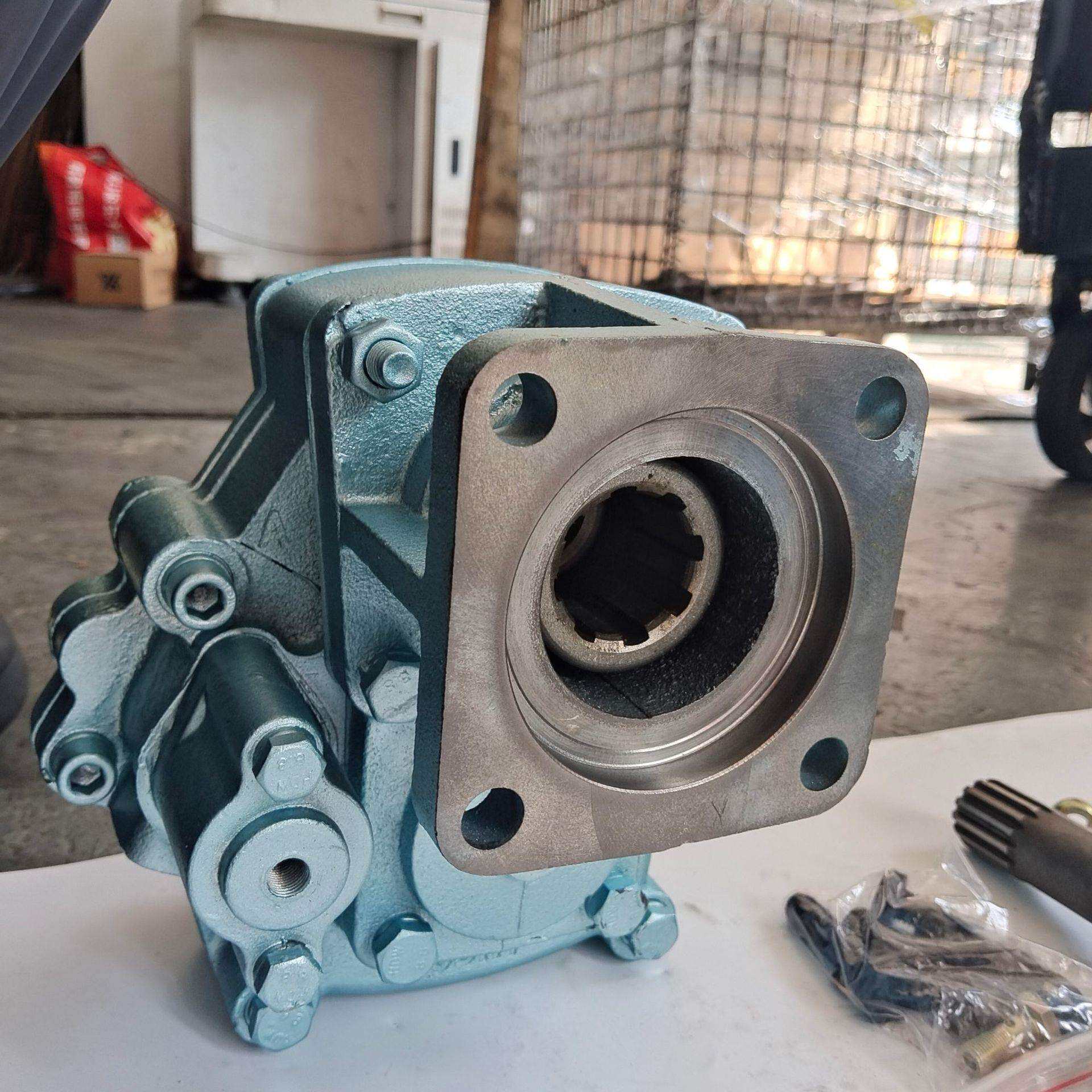 取力器豪沃AZ9700290150 自卸挂车平板专用取力器