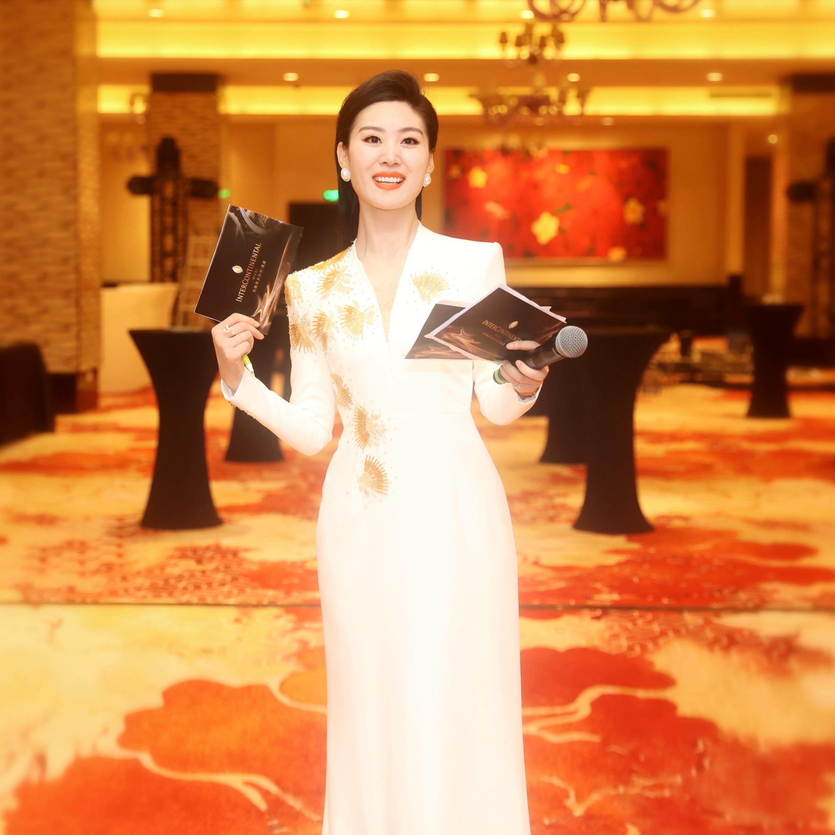 高端重工长袖商演主持人晚礼服女端庄大气长版年会晚会演出洋装