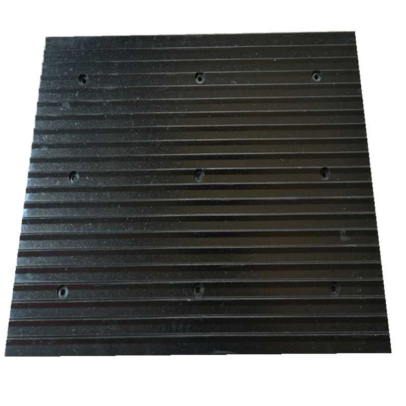 橡胶坡道减噪板交通设施地下停车场坡道度防噪板下坡垫实心减震板