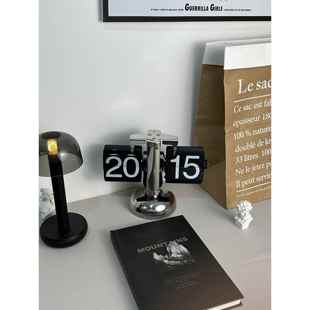 创意机械动翻页时自FOO1桌面简约复古式 饰 台数字钟摆钟轻奢极简装