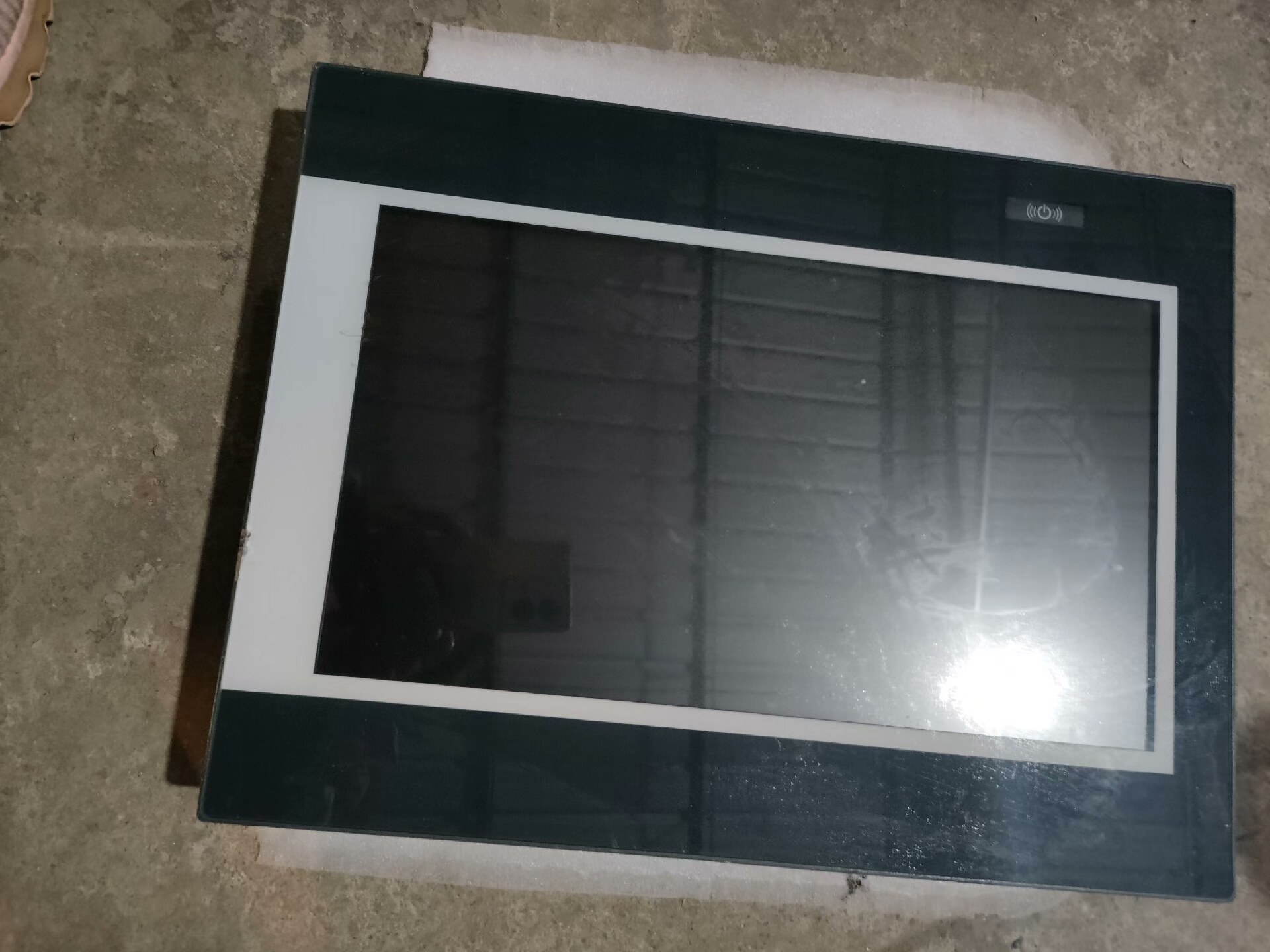 拆机显示器 IPPD1600P DC12V-24V 实物图