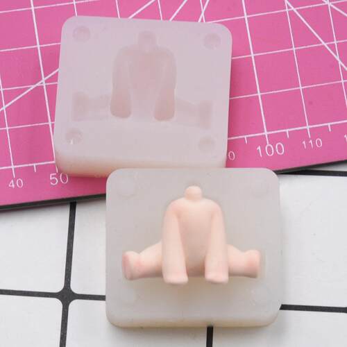 原创Q版卡通开腿娃娃身体模具 超轻粘土黏土手办可爱体硅胶体模