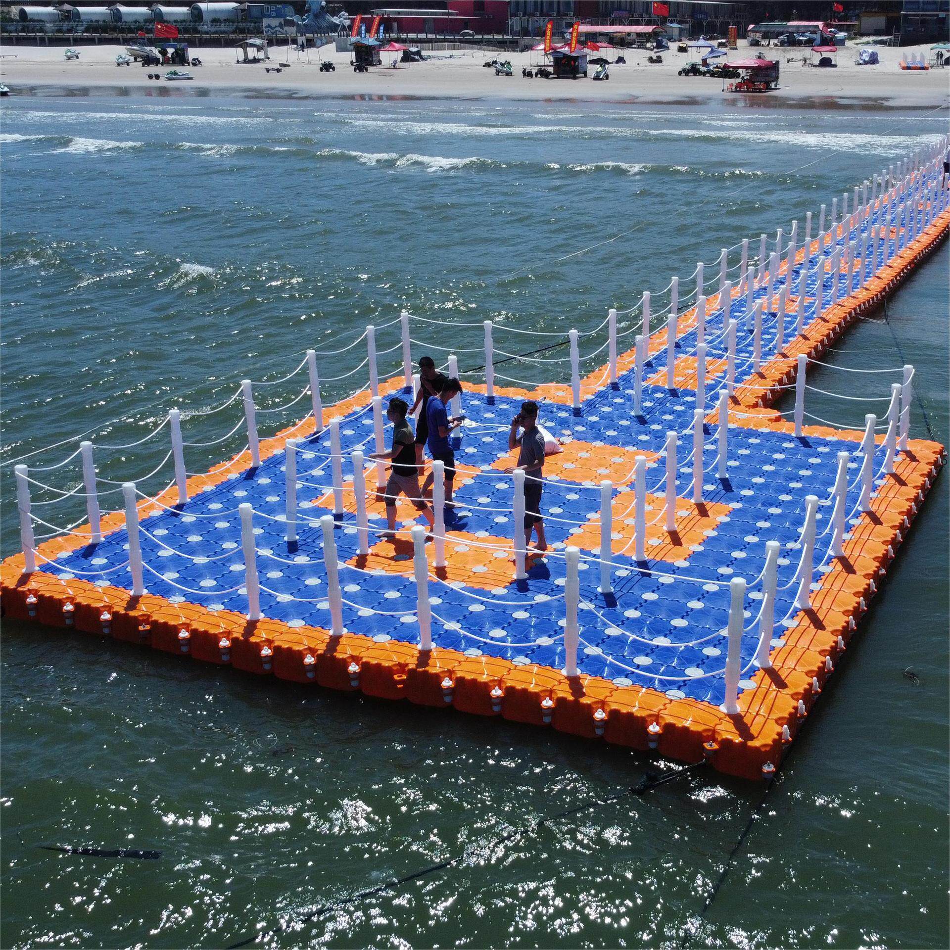 水上浮筒浮桥浮动码头 快艇泊位停靠 水上娱乐设施水上活动平台