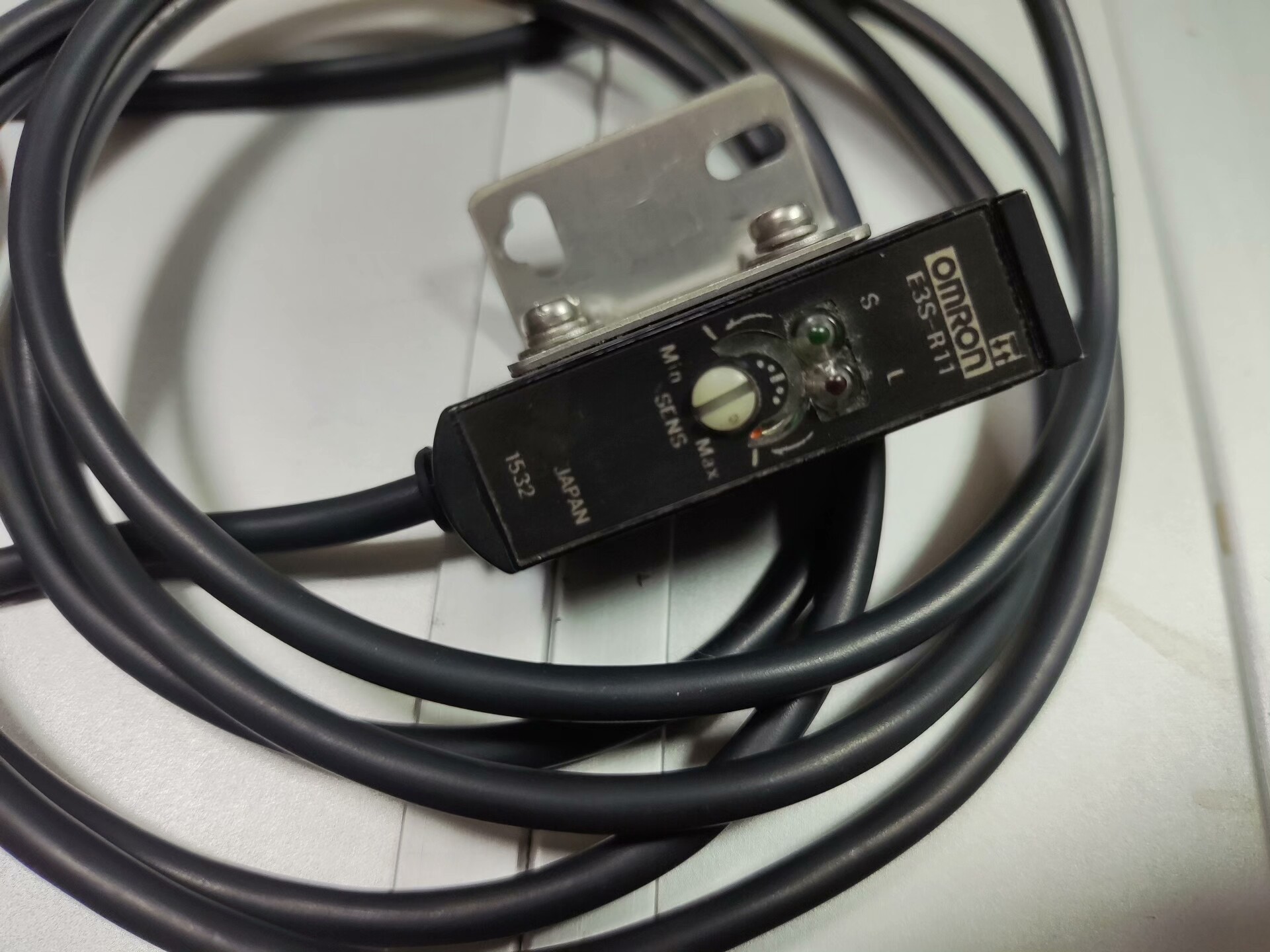 日本OMRON欧姆龙E3S-R11光电传感器