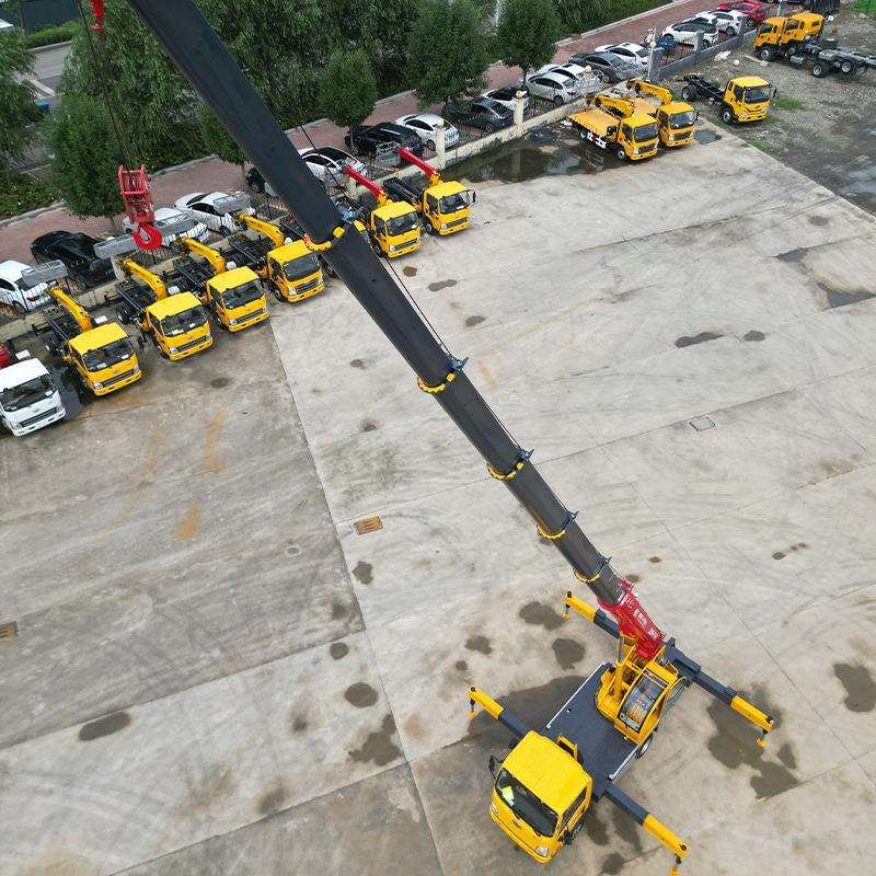 一汽解放汽车吊蓝牌8吨吊车10吨国六发动机厂家生产可按揭