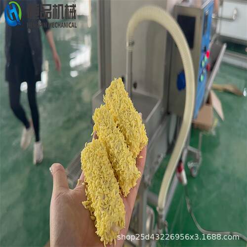 恒品工业装备全自动榴莲酥裹糠机榴莲酥裹面包糠设备粗糠细糠