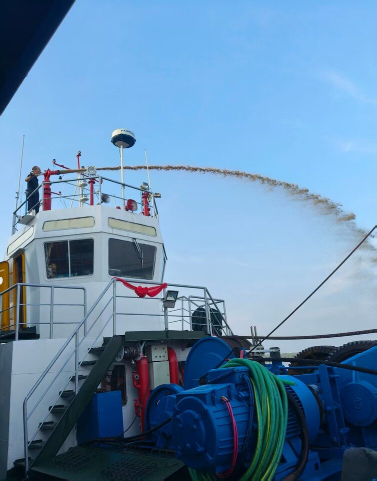 “鑫晟拖98”拖轮一艘