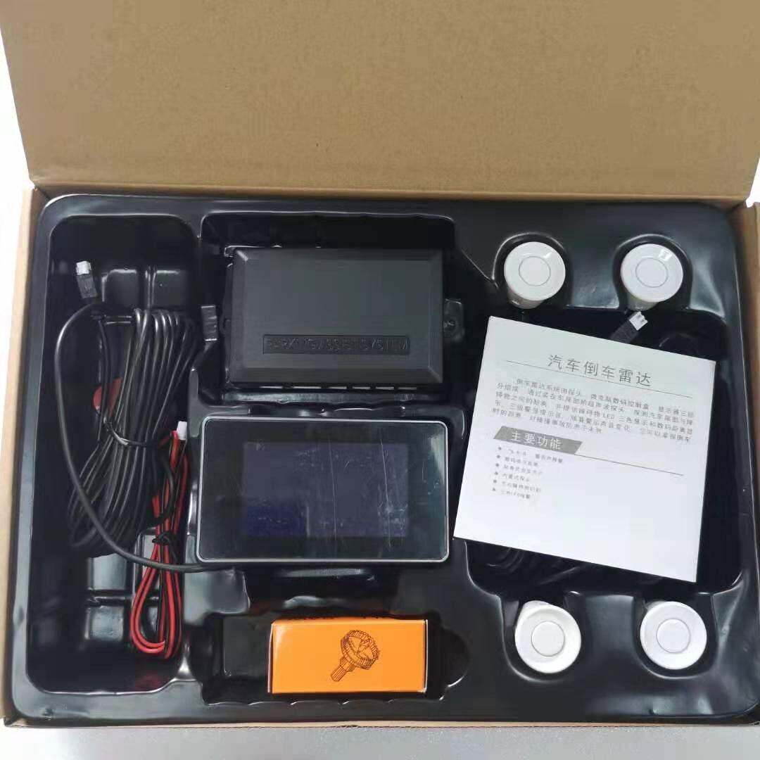 4探语音倒车雷达 四方屏液晶显示器