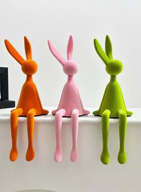 简约植绒坐姿兔子摆件现代轻奢家居玄关客厅电视柜克莱因蓝装饰品