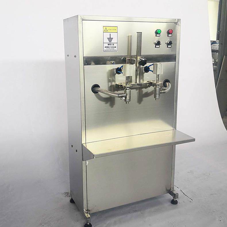 两头活塞式灌装机半自动洗衣液液体肥料灌装机大豆油花生油灌装机