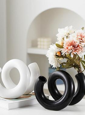 北欧极简陶瓷花瓶创意家居摆件装饰品黑白哑光釉面水培干花插新款