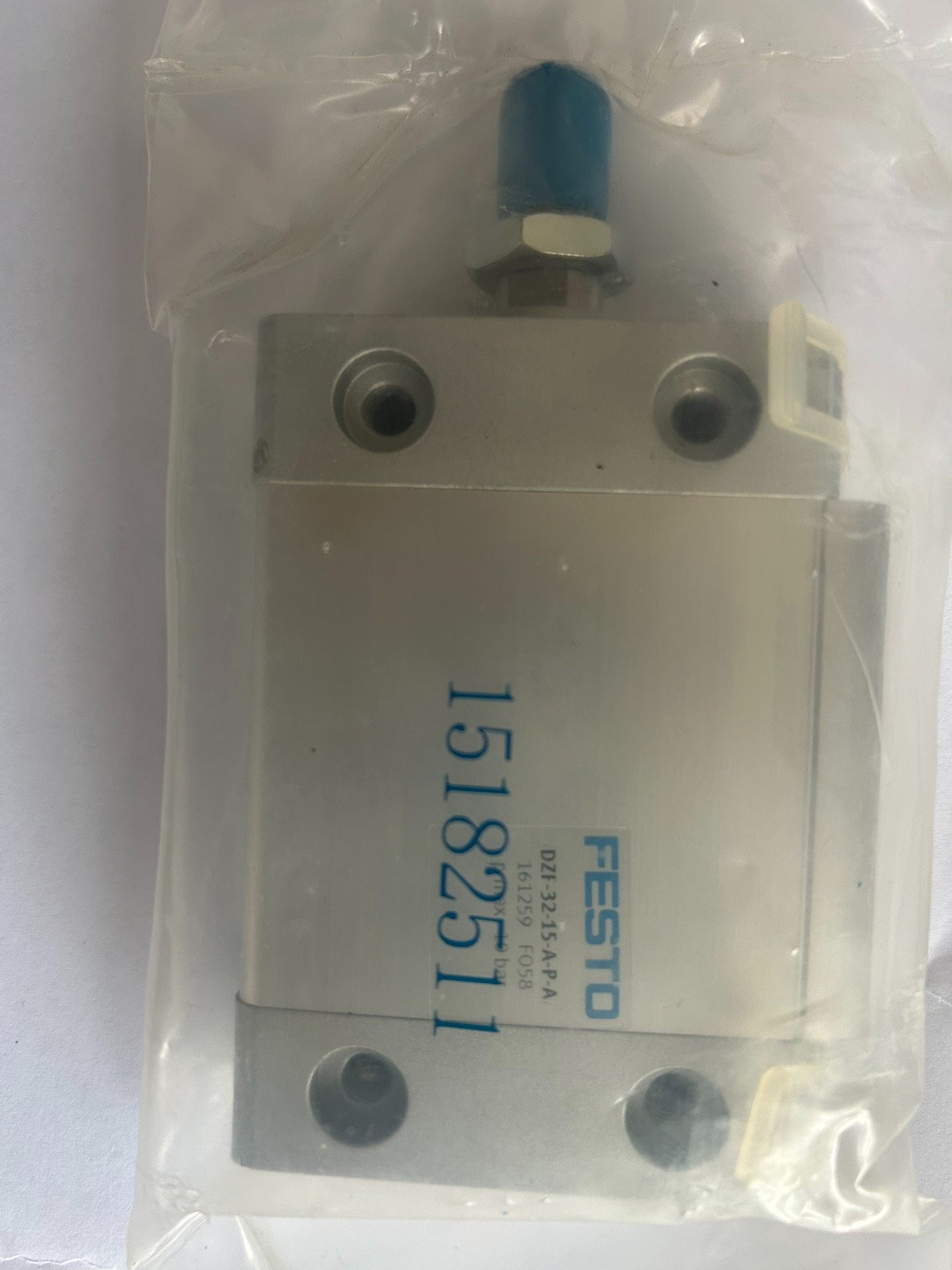 费斯托FESTO 扁平形气缸DZF-32-15-A-P-A，