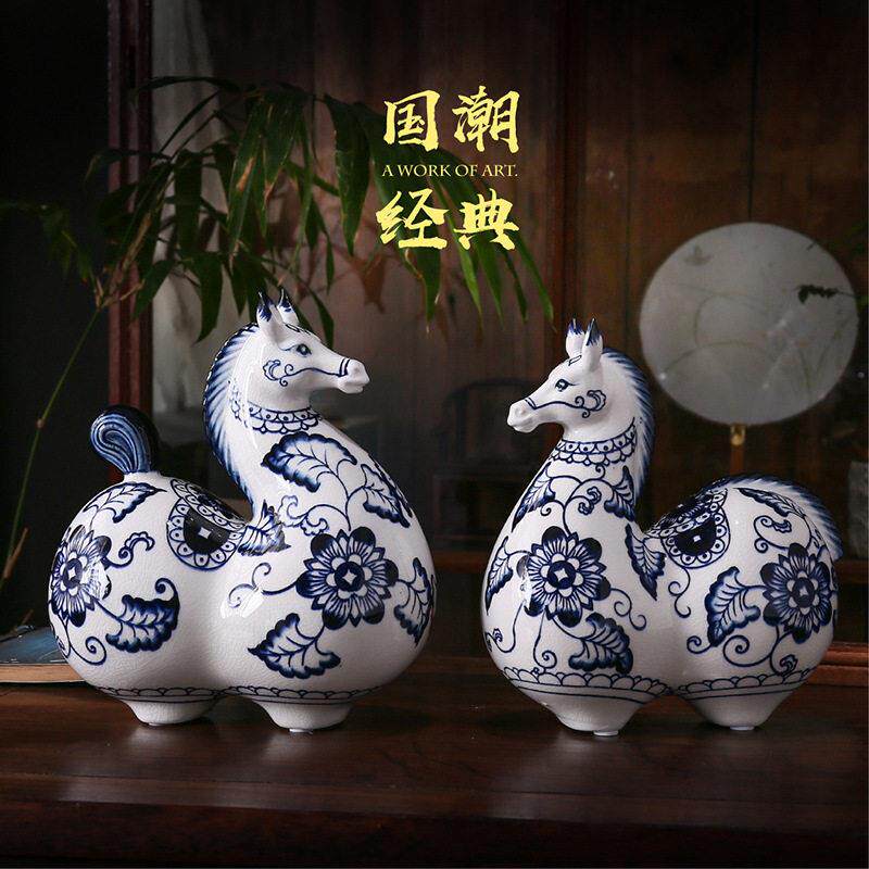 新中式青花手绘陶瓷马摆件工艺品马到成功客厅电视柜家居装饰摆饰