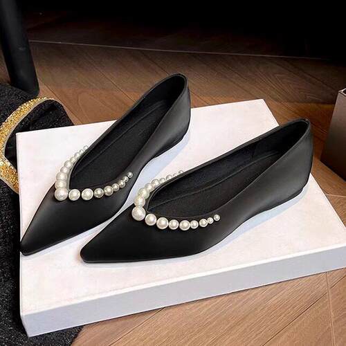 米兰[设计师]?鞋跟高度3cm/2025春季风格珍珠尖趾大码法国女性内