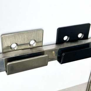 不锈钢拉丝黑色卡口式挂码托码方管卡槽挂钩托钩层板展示板挂新品