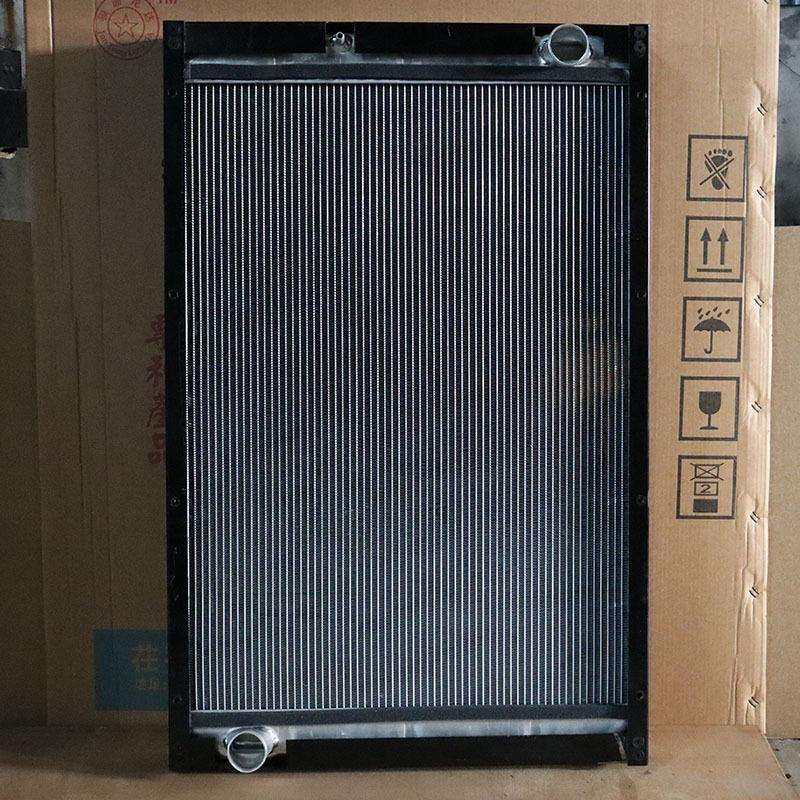 厂家供应汽车水箱厂家汽车水箱水箱BFC6127H-1-KC