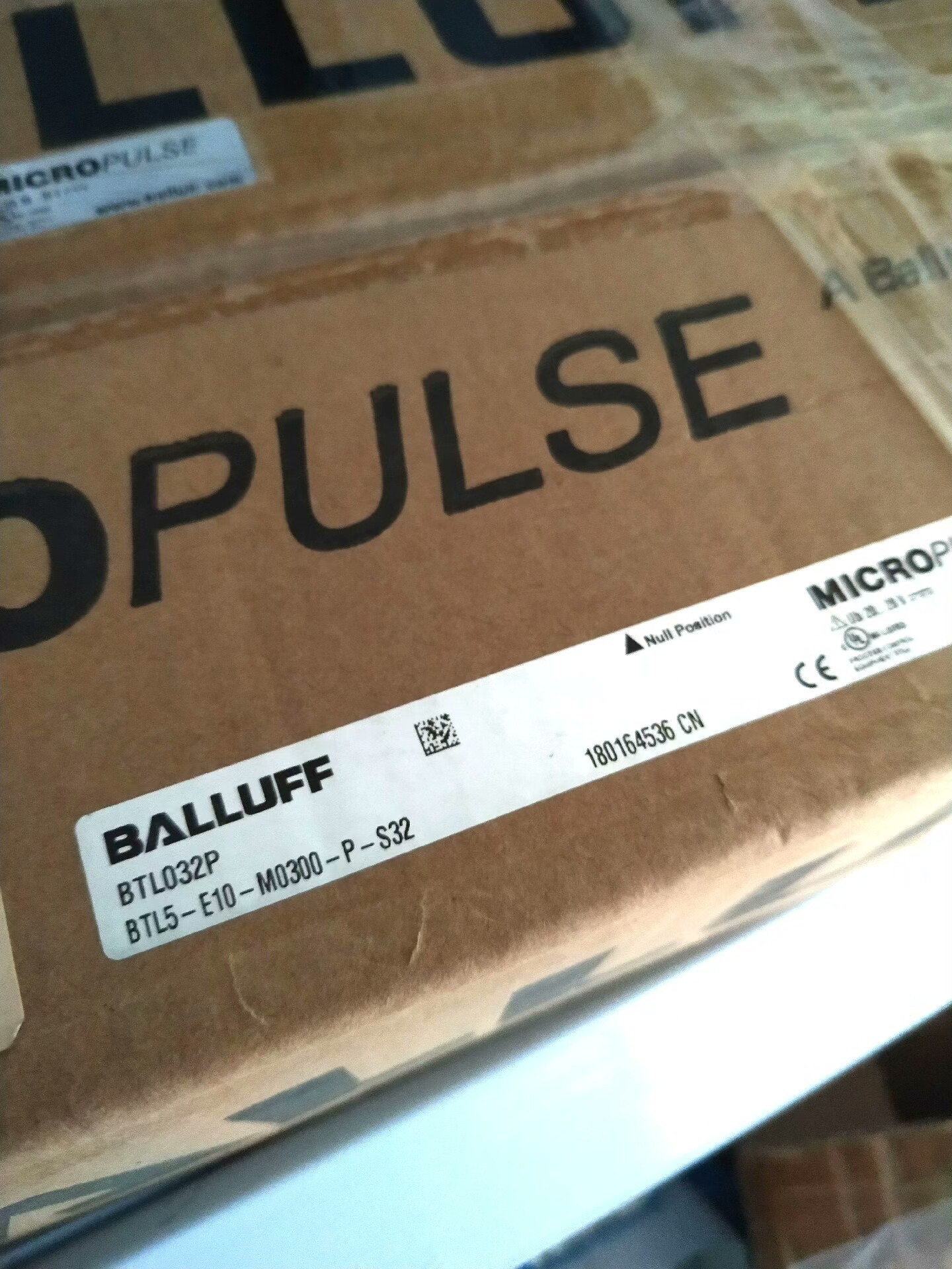 位移传感器BTL5-E10-M0300-P-S32巴鲁夫BT