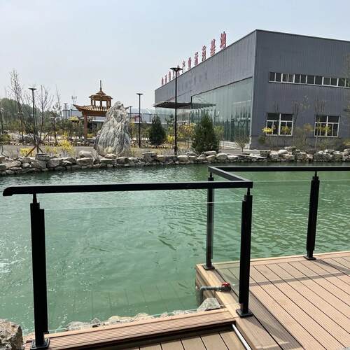 露台玻璃栏杆扶手阳台护栏室外免开孔不锈钢方管立柱武汉上门安装