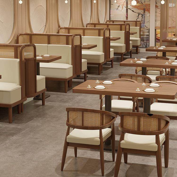 东南亚主题饭厅卡座沙发实木藤编餐饮店饭店咖啡厅西餐厅桌椅组合