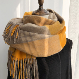 奢华体验纯羊毛围巾女冬季英伦，风格子黄色与卡其长款加厚披肩两用