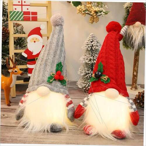 Christmas decorations with glowing Rudolph figures圣诞节摆件