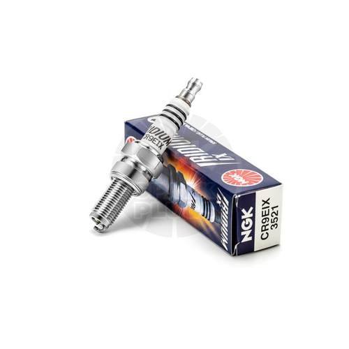 适用摩托车火花塞CR9EGSX600 XJR400 ZXR750 FZR600 GSX-R1000