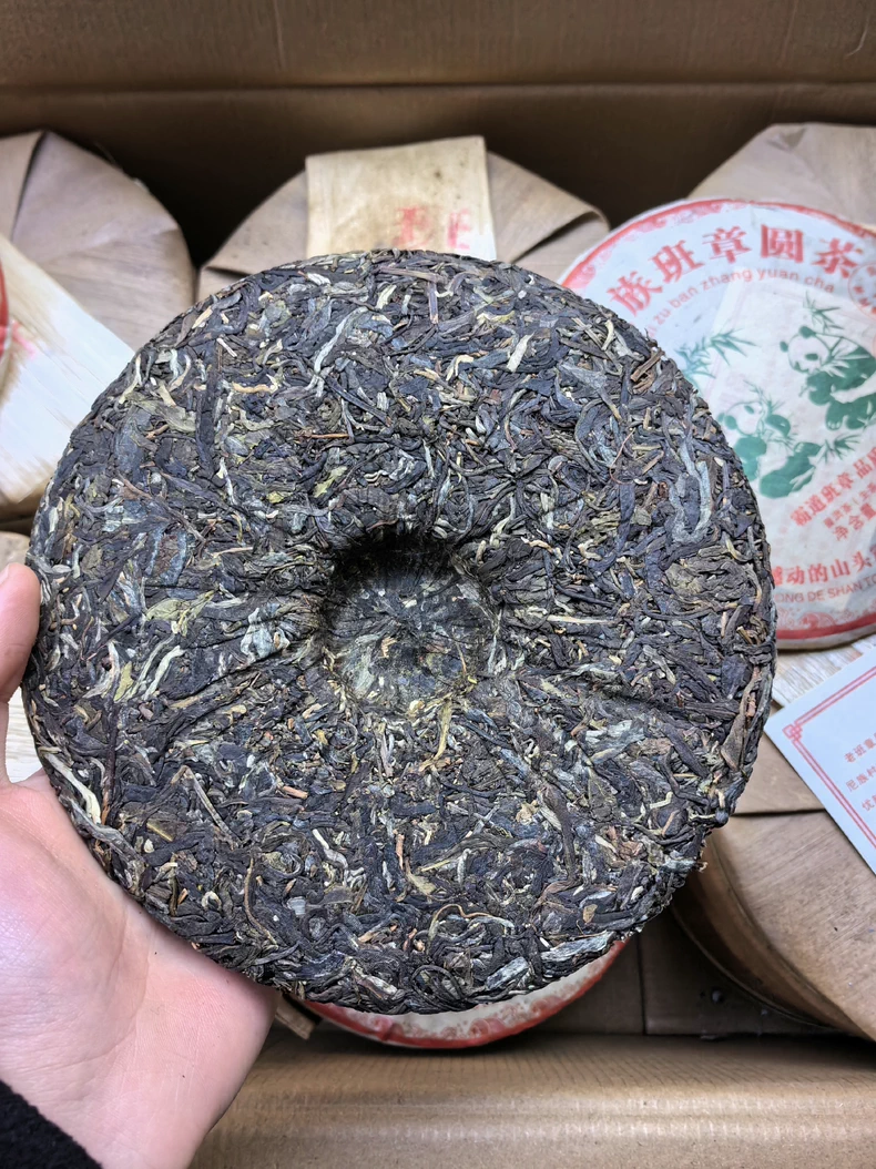 茶中貴族2015年班章生態圓茶爆香純正班章古樹頭春357克一片 普洱茶 BUASHOP普洱老茶