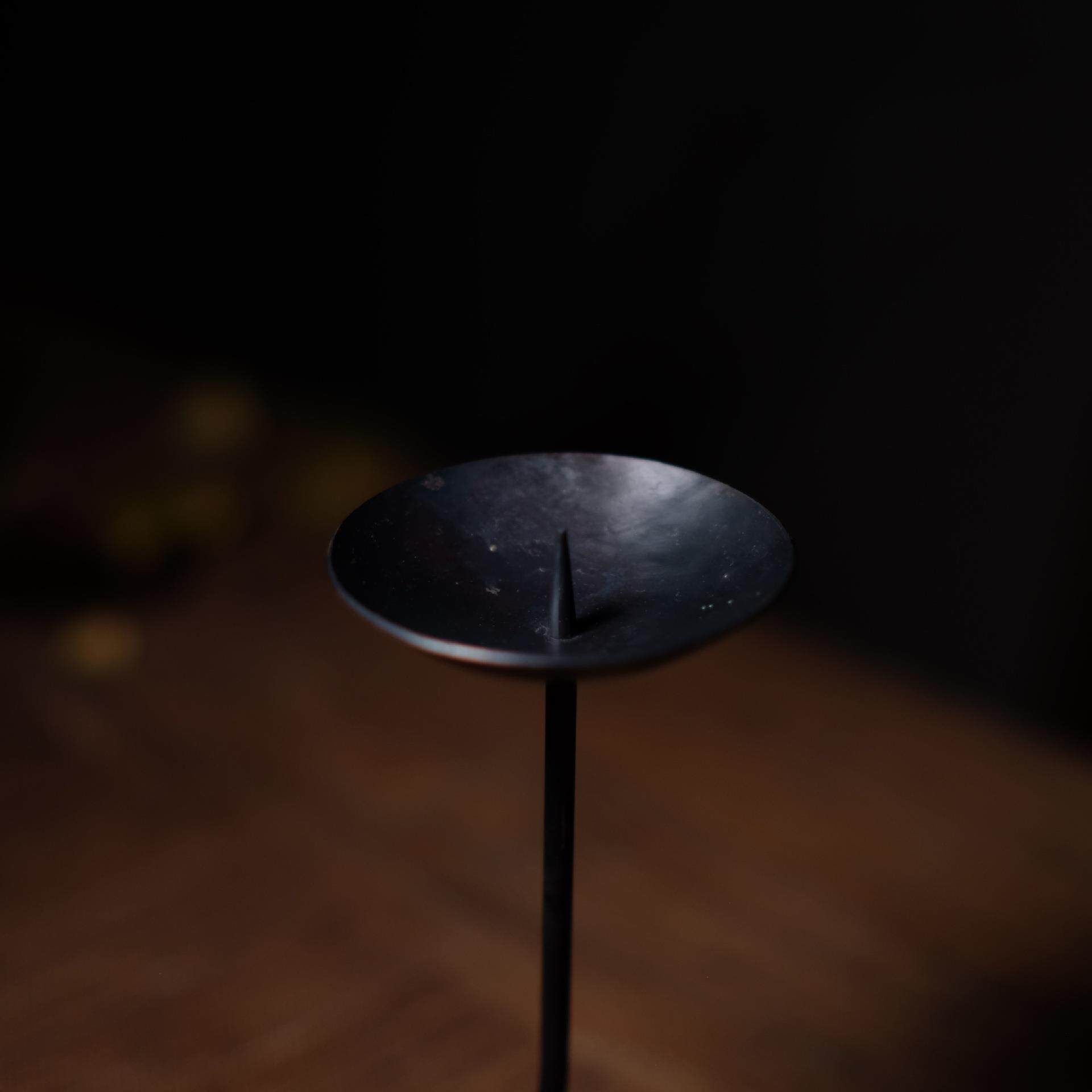 东际器物日式烛台诧寂风手作铁艺灯台复古扭曲纹蜡烛摆件茶室禅意