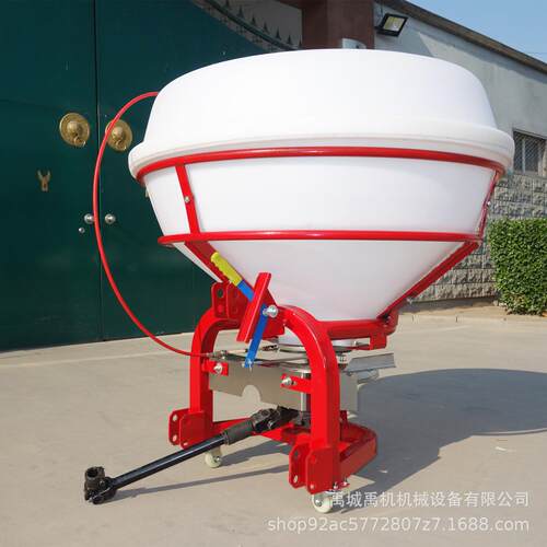 四轮后置撒肥机600L塑料圆桶撒肥机颗粒肥粉末肥撒播机可加搅拌