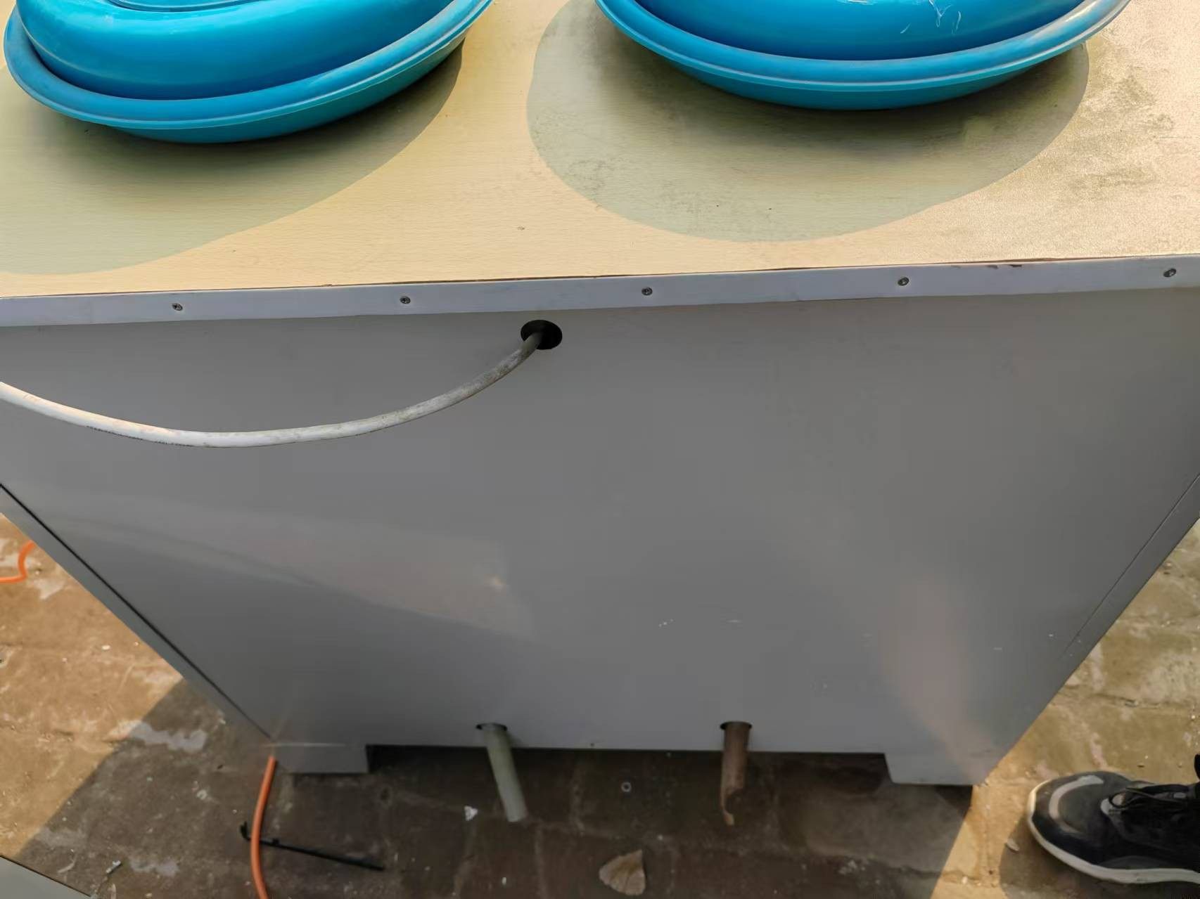 金属试样抛光机。P-2AB型，成色如图，配合通电，需要的联系