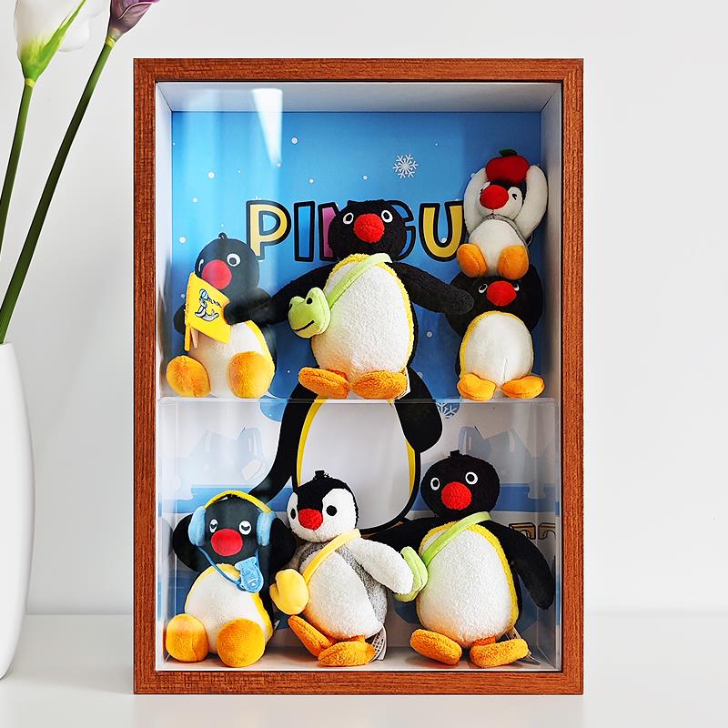 宏特维pingu企鹅毛绒公仔百变小剧场盲盒展示盒相框防尘玻璃抽拉展示架摆件饰品