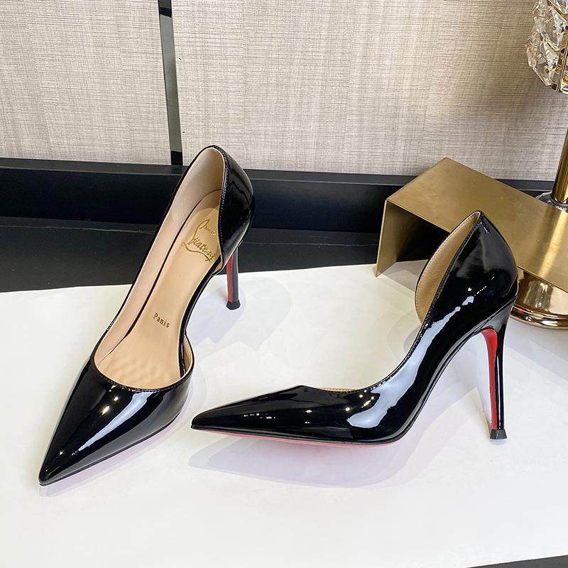 侧空尖头高跟鞋女细跟2026新款百搭性感御姐黑色裸色职业红底单鞋