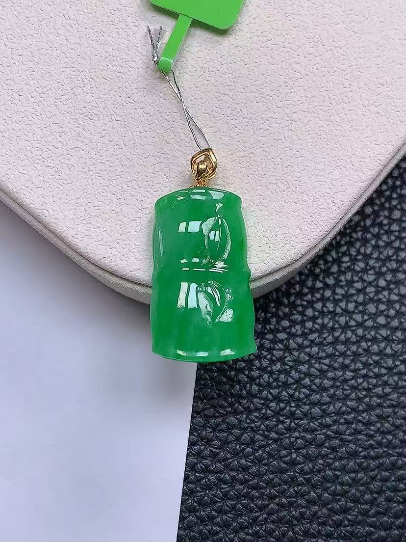 天然真品翡翠正品 水润细腻气质18k金镶嵌冰阳绿满阳色竹节吊坠