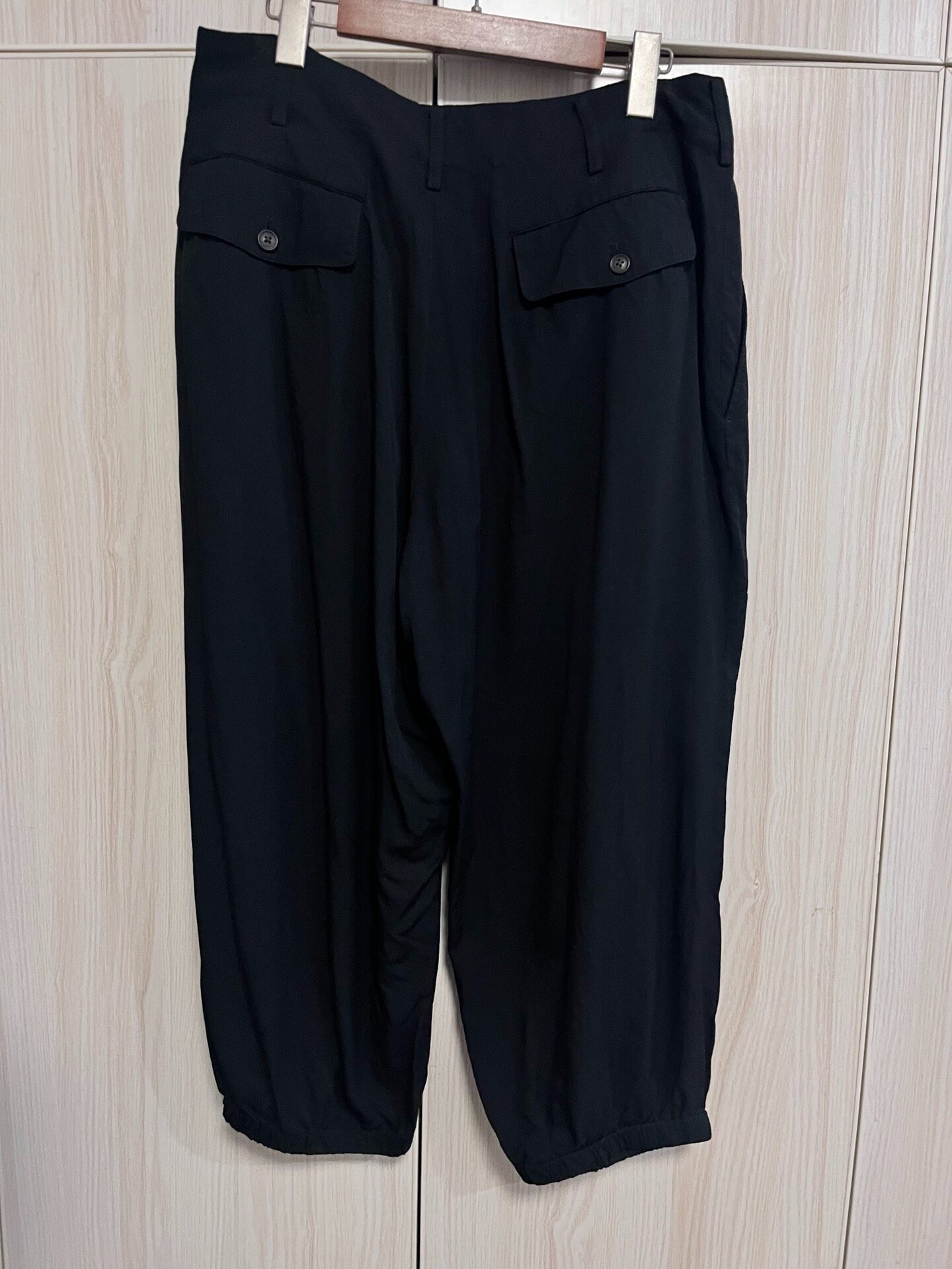 Yohji Yamamoto Black Rayon Jogger Pants — front