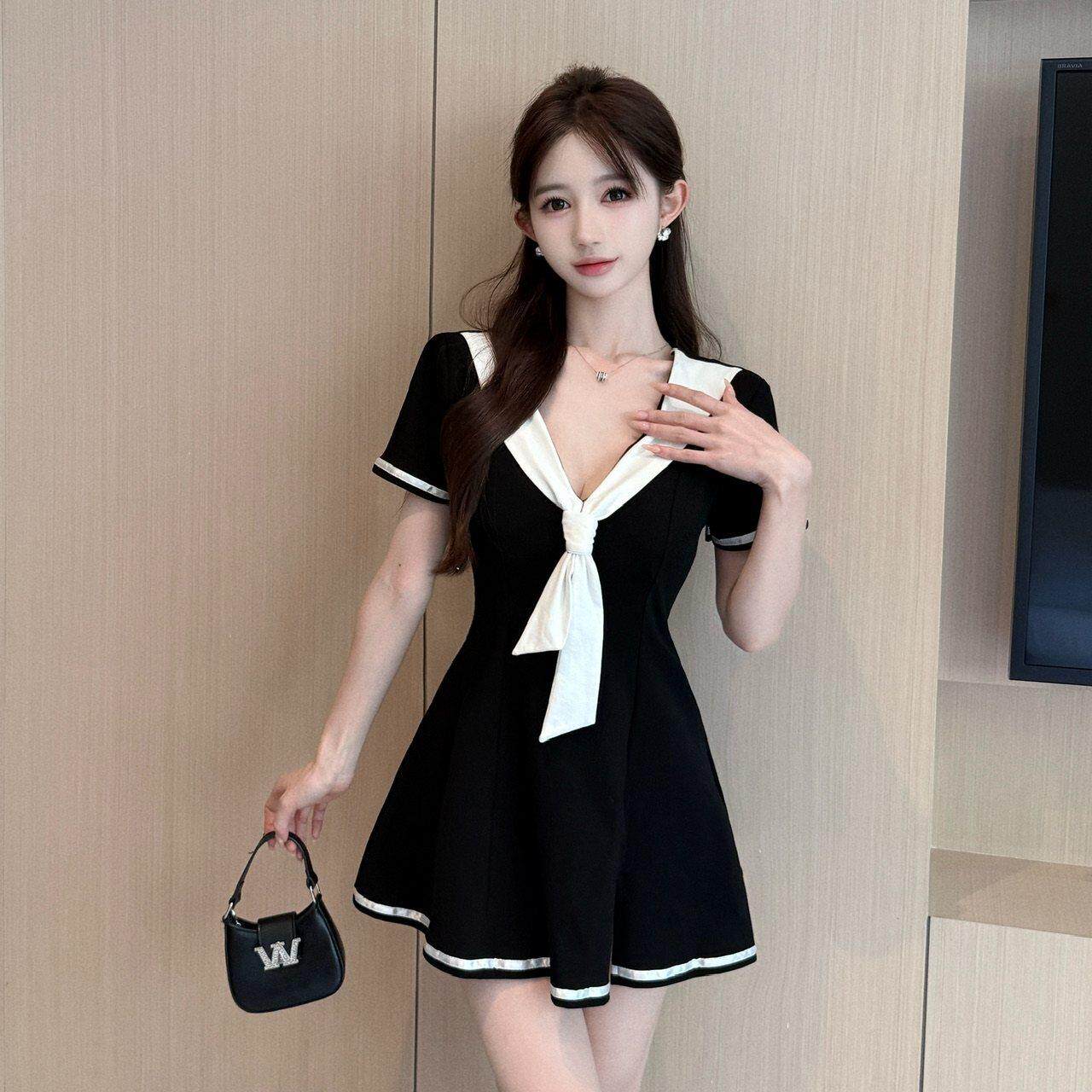 2026春季新款学院风辣妹少女性感短款制服工装收腰显瘦大摆连衣裙