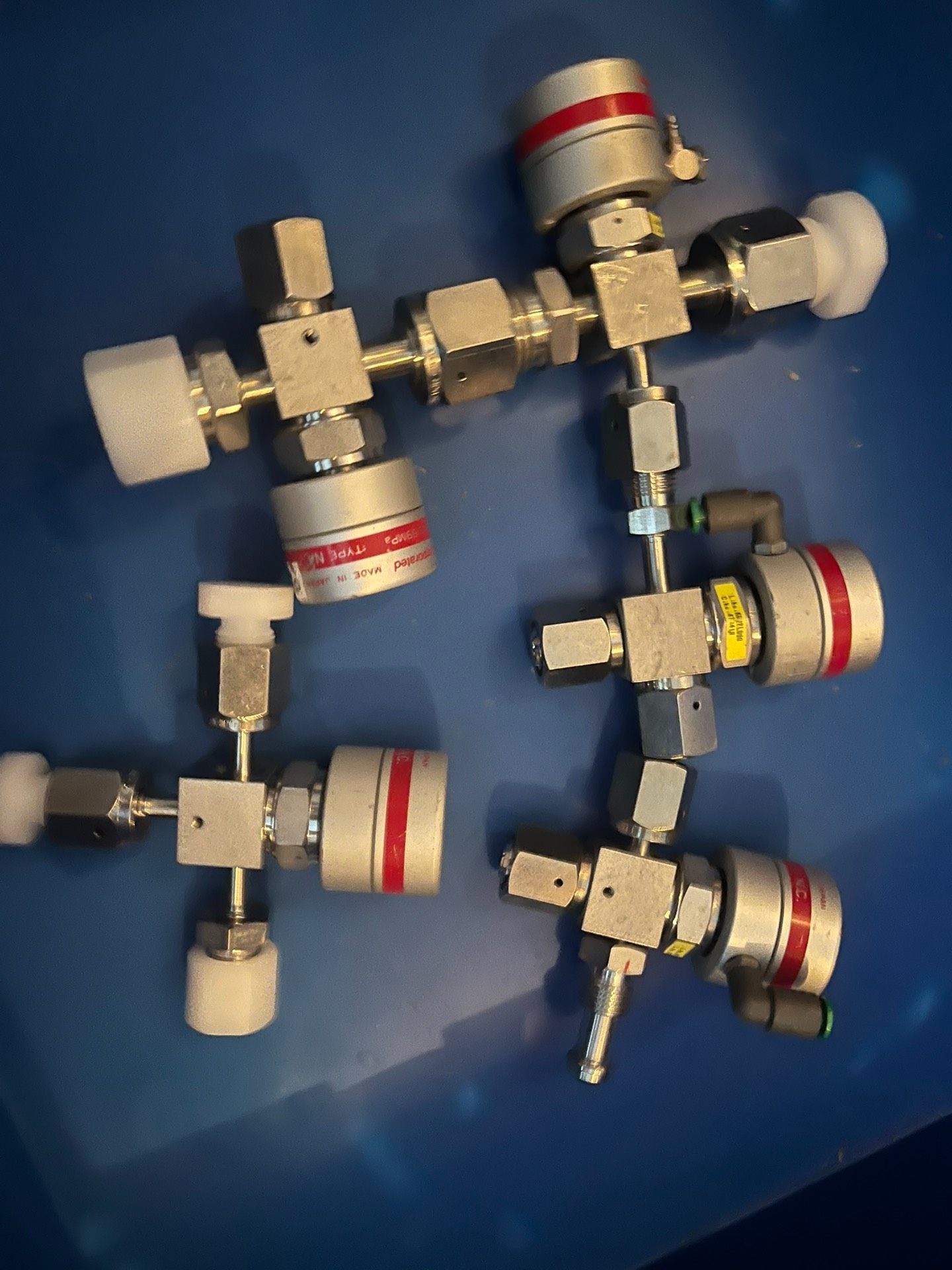 Fujikin 电动隔膜阀